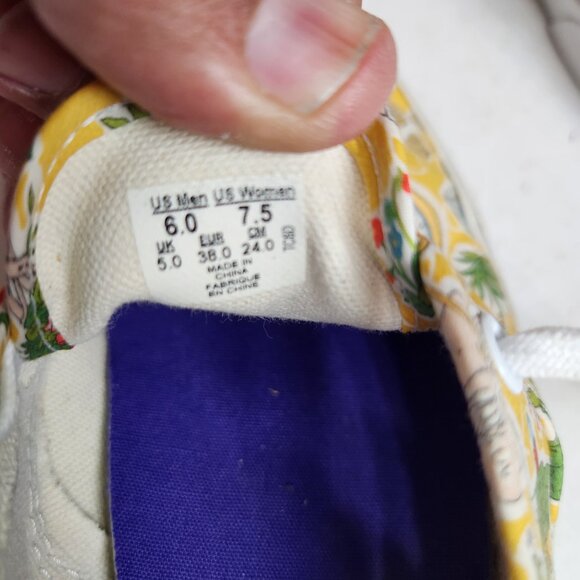 VANS Liberty of London Alice in Wonderland Mad Hatter Yellow Women Size 7.5 - Picture 9 of 12